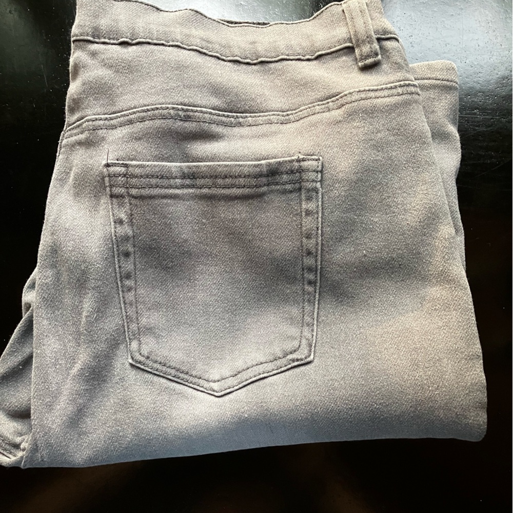 Diane Gilman Gray Denim Jeans with light distressing 18W